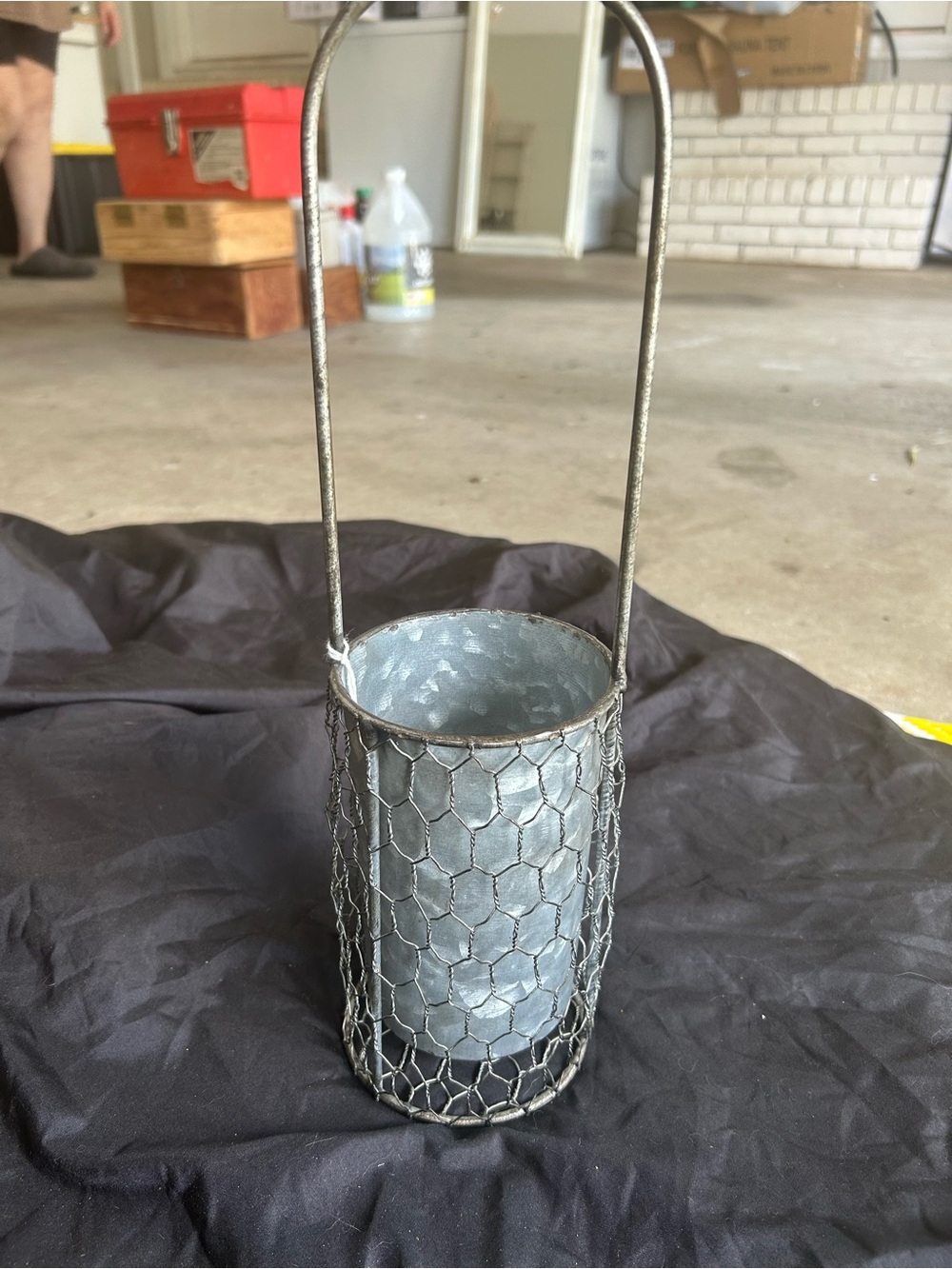 Metal mesh basket